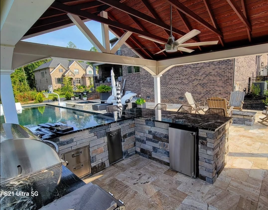 Outdoor kitchen and pergola in Charlotte, NC